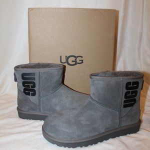 NEW UGG MINI LOGO SUEDE SHEARLING LINED ANKLE WINTER BOOTS‎ GRAY BLACK